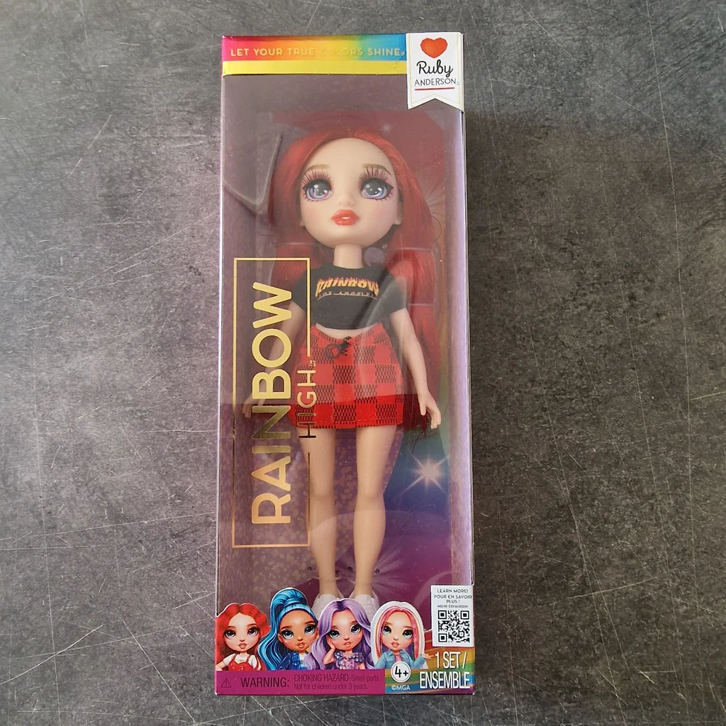 Poupée rainbow high - Ruby